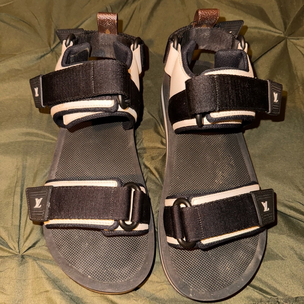 LV sandals - Picture 1 of 4